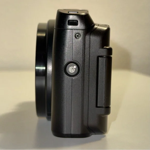 Nikon COOLPIX S9900 Black Digital Camera w/Flip Screen + Charger | Vlog Camera - Picture 10 of 13